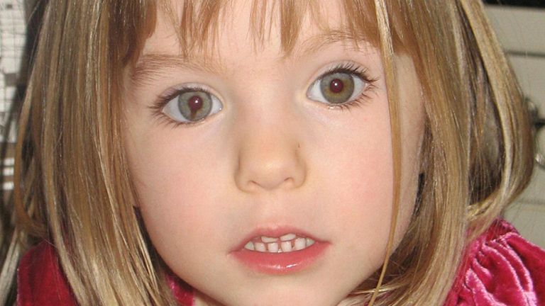 Foto file selebaran tanpa tanggal Madeleine McCann yang menghilang dari sebuah flat liburan di Portugal tujuh belas tahun yang lalu. Orang tuanya, Kate dan Gerry McCann, merilis pernyataan pada peringatan 17 tahun kepergiannya, mengatakan "ketidakhadiran masih menyakitkan". Awal pekan ini, dikonfirmasi bahwa hingga £ 192.000 lebih lanjut telah diberikan oleh Kantor Dalam Negeri untuk penyelidikan Scotland Yard atas hilangnya Madeleine. Tanggal penerbitan: Jumat 3 Mei 2024.