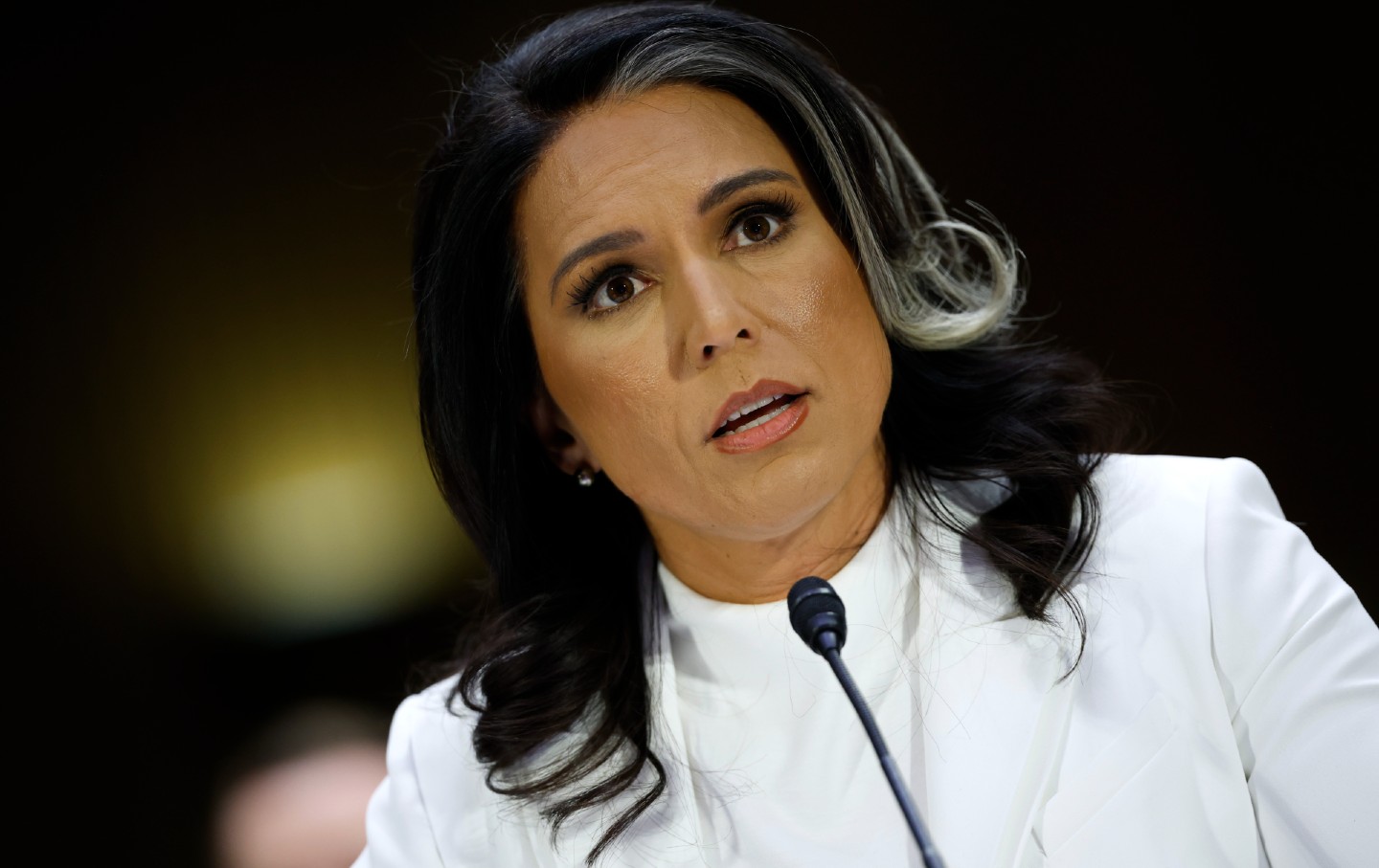 Masih condong ke kiri?: Tulsi Gabbard, calon Donald Trump untuk menjadi Direktur Intelijen Nasional, bersaksi selama sidang konfirmasinya di hadapan Komite Intelijen Senat.