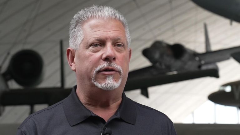 Gary Powers, putra pilot Francis Gary Powers
