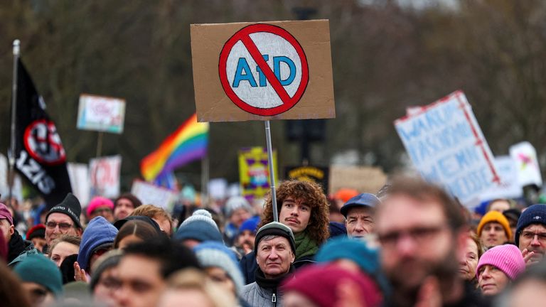 Protes anti-AfD di Berlin pada bulan Februari. Foto: Reuters