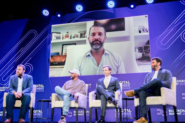 Pembicara Utama Di KTT DC Blockchain 