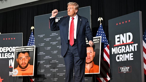 Mantan Presiden Donald J. Trump mengadakan rapat umum kampanye di Gaylord Rockies Resort 