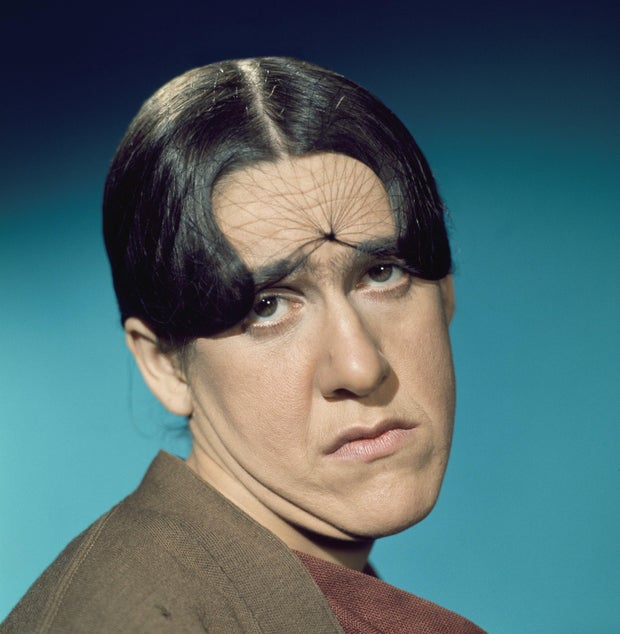 Ruth Buzzi terlihat sebagai Gladys Ormphby dari "Rowan & Martin's Laugh-In." 
