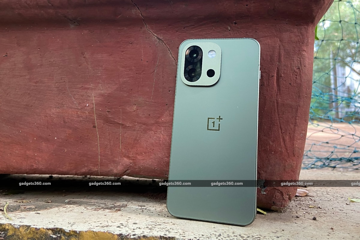 Ulasan OnePlus 13s Desain NDTV5 OnePlus 13s