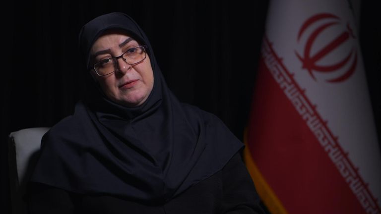 Juru bicara pemerintah Dr Fatemeh Mohajerani mengatakan kepada Sky News bahwa Israel bahkan tidak boleh berpikir untuk menyerang lagi